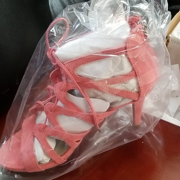 Heels - Picture 2 of 3